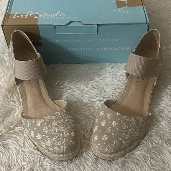 LifeStride Kaylee Khaki Slip-On
Espadrilles Size 9.5 - NWT - Picture 1 of 16